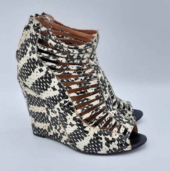 Rebecca Minkoff Sydney Snake Print Cage Wedge Sandal Size 7. - Picture 6 of 14